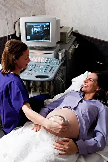 Bedsheet Prints: Pregnant woman having an ultrasound
