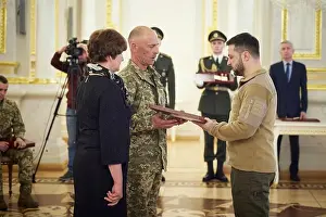 Defend Prints: The President of Ukraine Volodymyr Zelenskyy presented the Golden Star orders to servicemen of the Armed Forces of