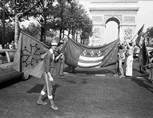 1978 00 00 Prints: A procession of Beziers fans on the occasion of the victory in the rugby club championship