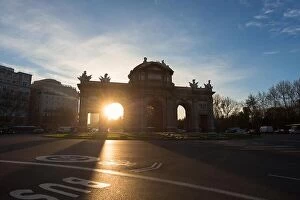 Images Dated 12th April 2018: Puerta de Alcala is a one of the Madrid ancient doors of the city of Madrid, Spain