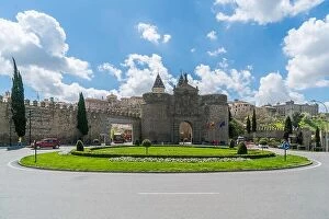 Images Dated 14th April 2018: Puerta de Bisagra or Alfonso VI Gate in city of Toledo, Spain