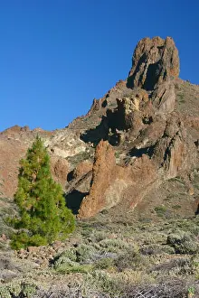 Arid Prints: Puinhelling in Nationaal Park Del Teide; Rocky slope at National Park Del Teide