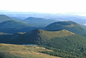 Travels Prints: Puy de Dome, Parc Regional des Volcans Auvergne, Frankreich