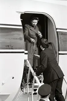 Airbus Prints: Queen Elizabeth II arriving at Heathrow Airport September 1986 with Corgis