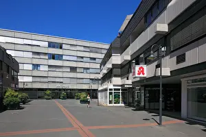 Office Block Prints: Rathaus und Nogenter Platz in Siegburg, Naturpark Bergisches Land, Nordrhein-Westfalen