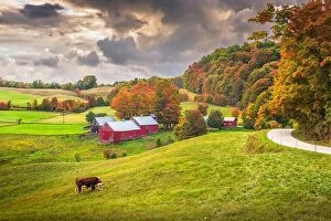 Images Dated 3rd October 2016: Reading, Vermont, USA rural farm scene at dusk