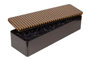 Toolbox Prints: Rectangular mass production tin box for the aged wine