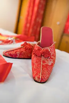 Heels Prints: Red Chinese traditional shoes