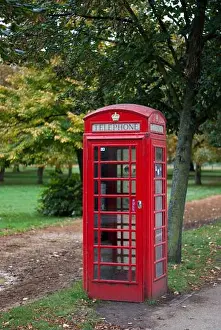 Kensington Prints: Red Telephone Box in Kensington Gardens, London W2 2UH