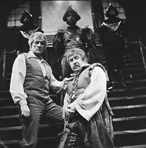 Quixote Prints: Rehearsal in costume The Man of La Mancha Guus Hermus (left) and Lex Goudsmit Date: 19 December 1968 Keywords