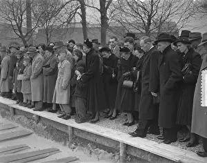 Rouwdag reburied ins Gravendeel Date: 2 april 1953 Location: s-Gravendeel, Zuid-Holland Keywords: Rouwdagen, reburial