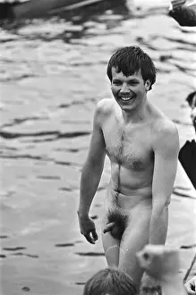 Rowing: Varsity, won by Laga four with mate; fully undressed (male) supporters Date: May 2, 1976 Keywords: SUPPORTERS, rowing Institution name: Laga