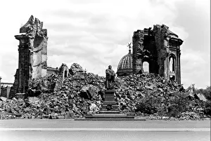 Europaeisch Prints: Ruin of the Frauenkirche in Dresden with the Monument to Martin Luther - Church of Our Lady