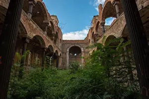 Bulgarian Prints: The ruins of the old abandoned Synagogue in Vidin