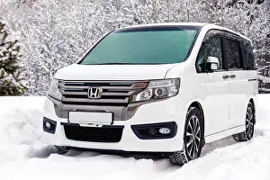 Snowstorm Prints: Russia Kemerovo 2019-01-07 white clean japan minibus car Honda Stepwgn spada covered with snow