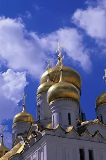 Kremlin Prints: RUSSIA, MOSCOW, INSIDE KREMLIN, CATHEDRAL OF THE ANNUNCIATION, GOLDEN DOMES