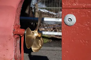 Screw Prints: Sacrificial anode on rudder with propeller