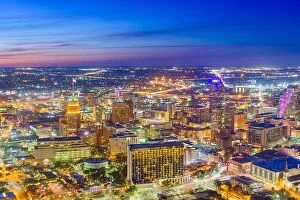 Images Dated 31st January 2018: San Antonio, Texas, USA Skyline at dusk from above