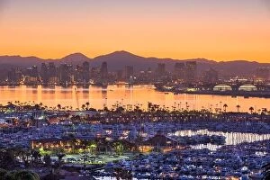 Images Dated 25th February 2016: San Diego, California, USA dawn skyline over the bay