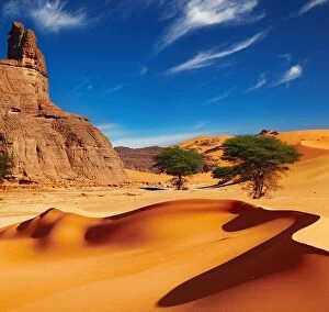 Images Dated 1st December 2010: Sand dunes and rocks, Sahara Desert, Algeria