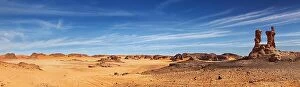 Images Dated 2nd December 2010: Sand dunes and rocks, Sahara Desert, Algeria