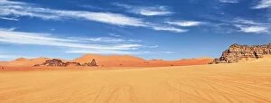 Images Dated 2nd December 2010: Sand dunes and rocks of Sahara Desert, Tadrart, Algeria