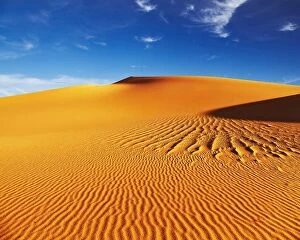 Images Dated 1st December 2010: Sand dunes of Sahara Desert, Algeria