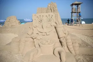 Shandong Prints: A sand sculpture of characters from the American animated television series 'SpongeBob SquarePants'is
