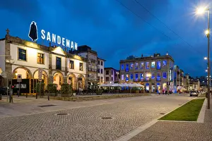 Sandeman Port Wine lodge, cellars and restaurant at night in Villa Nova de Gaia, Porto, Portugal