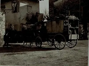 Sanitary Prints: Sanitary car with wounded by the front by Gorizia (Görz)