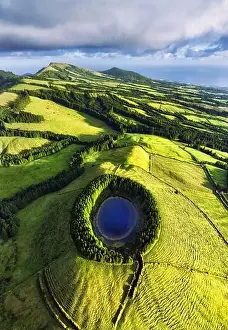 Miguel Prints: Scenic Look like Eye Lake landscape - Lagoa de Pau Pique
