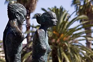 Silva Prints: Sculpture The Couple by Lautaro Diaz Silva in Barcelona