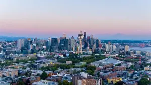 Urban Skyline Prints: Seattle skyline & mount rainier at sunset