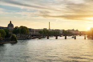 Images Dated 6th May 2016: Seine river and Pont des Arts bridge in suset at Paris, France