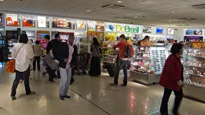 Reduction Prints: Shopping Sao Paulo International Airport Guarulhos Brazil