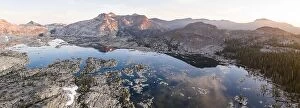Images Dated 21st August 2019: The Sierra Nevada mountain range in California is made up of 100 million year old granite peaks
