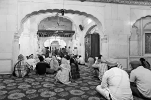 Punjab Prints: Sikhs praying at golden temple