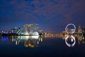 Images Dated 25th February 2017: Singapore business district skyline in night at Marina Bay, Singapore. Asia