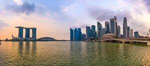 Images Dated 3rd September 2015: Singapore skyline at the Marina during twilight