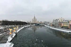 Urban Skyline Prints: Skyscraper on Kotelnicheskaya embankment