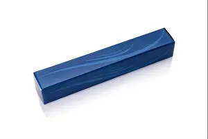 Lean Prints: Slim cardboard box