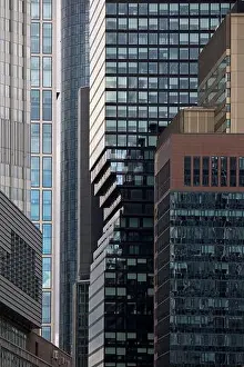 Bank Prints: So-called hip swing of the Omniturm in the banking district