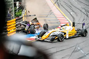 Red Bull Prints: Sophia Floresch accident Macau Grand Prix 2018