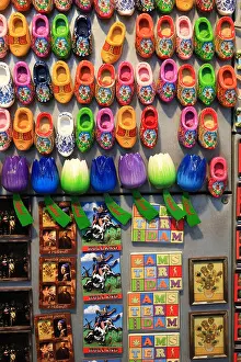 Magnets Prints: Souvenirs in a shop in Amsterdam