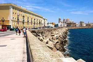 Cadiz Prints: Spain - Cadiz - Seafront and New Cathedral