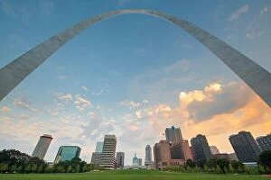 Images Dated 25th August 2018: St. Louis, Missouri, USA downtown cityscape in the morning