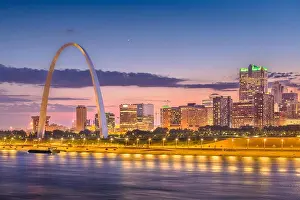 St. Louis, Missouri, USA downtown cityscape on the Mississippi River at twilight