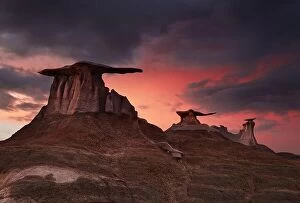 Images Dated 7th October 2015: Stone Wings, bizarre rock formations in Bisti Badlands, New Mexico, USA