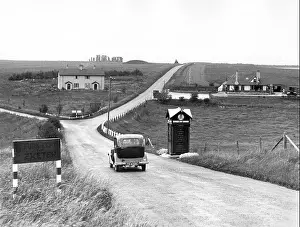 Wiltshire Prints: Stonehenge ahead, Wiltshire, 1930