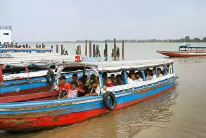 Surinam Prints: Surinam, Paramaribo - The Leonsberg ferry terminal (Dutch)